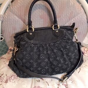 SALE Auth Louis Vuitton Neo Shoulder Bag, Excellent-only used a couple of times